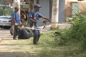 EQUIPES DE LIMPEZA INTENSIFICAM NO COMBATE AO AEDES AEGYPTI.00_00_15_03.Quadro003