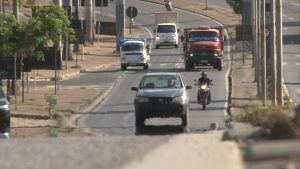 motoristas-ficam-esperando-reducao-no-preco-da-gasolina-e-diesel-que-ainda-nao-chegou-nas-bombas-em-caratinga-00_00_18_06-quadro006