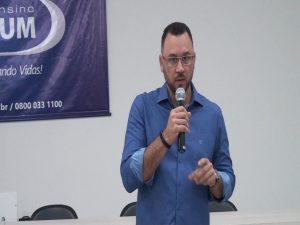 Vice-presidente da Rede Doctum, Pedro Leitão, falando sobre o lançamento do programa Doctum Oportuna