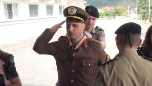 Sargento Souza Júnior  recebeu a medalha Alferes Tiradentes